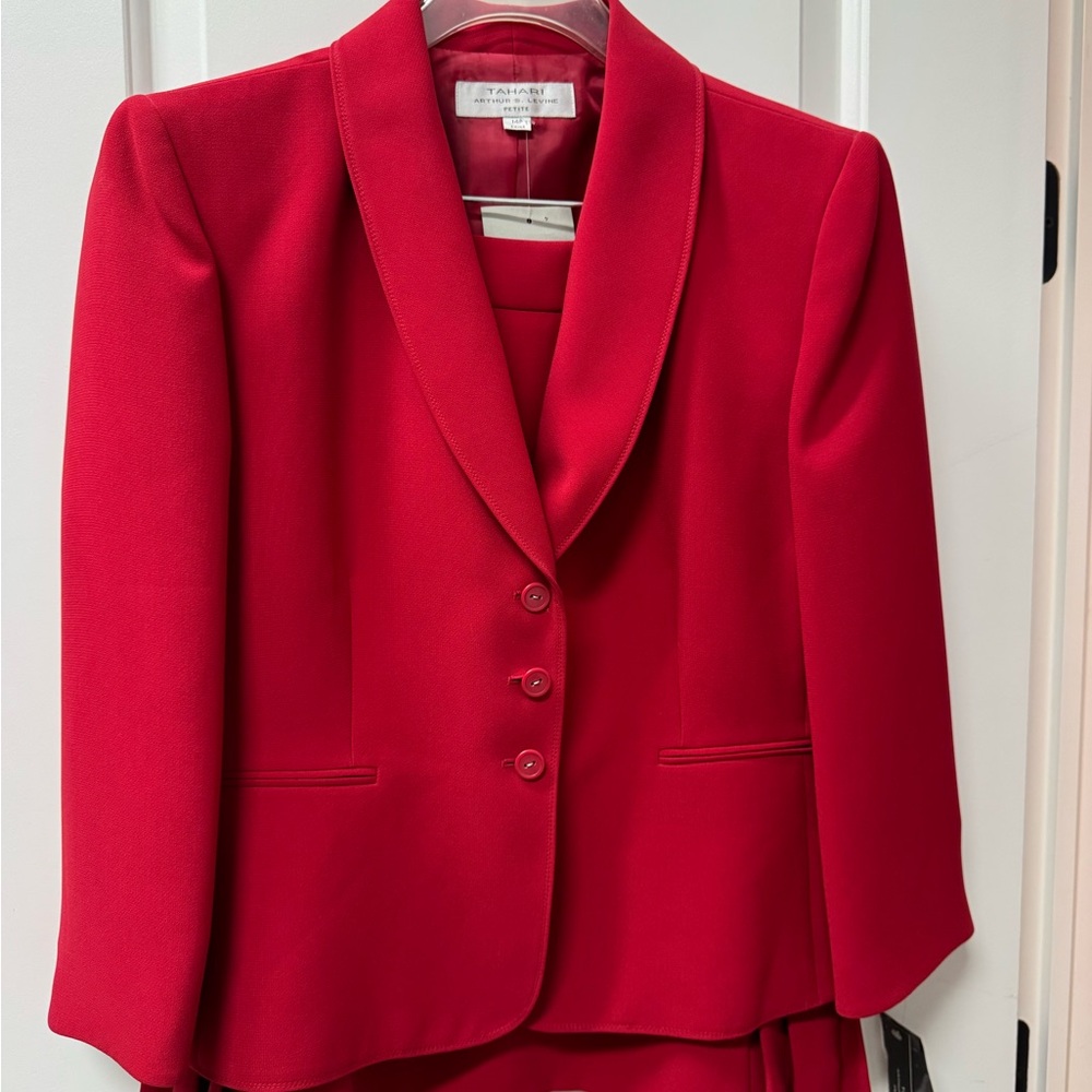 Chic Red Skirt Suit Set for Women